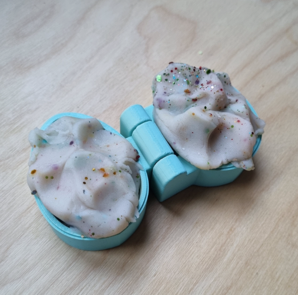 Kiddi Moule pour sable magique et pâte à modeler - Faire un Oeuf de Pâques