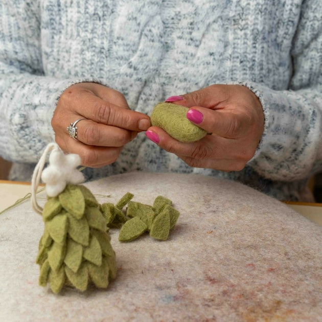 Suspension de Noël en feutrine de laine Sapin de Noël vert clair