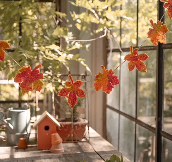 Decoratieve slinger van wolvilt Herfstbladeren