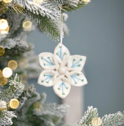 WinterWonderland vilten kersthanger IJsbloem Wit