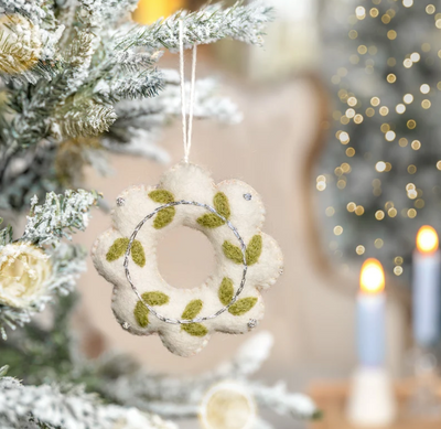 Winterwonderland wollen vilt kersthanger Krans Wit