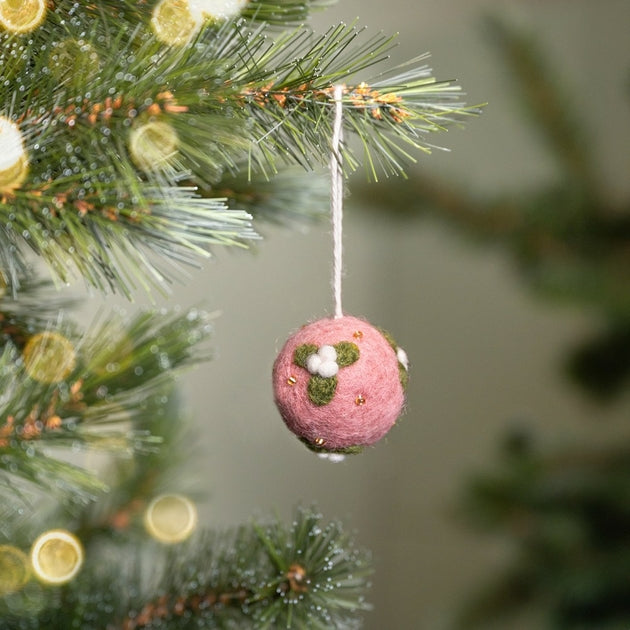 Boule de Noël en feutrine de laine Vieux Rose Gui - Small