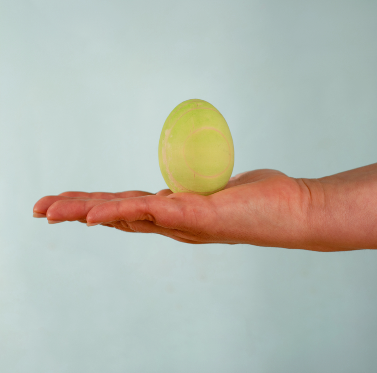 BumbuToys Figurine en bois pour couronne de célébration - Oeuf Vert