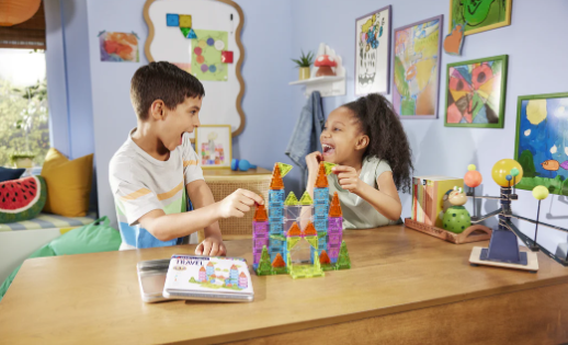 Magna-Tiles Jeu magnétique Set de voyage Deluxe - 55 pièces