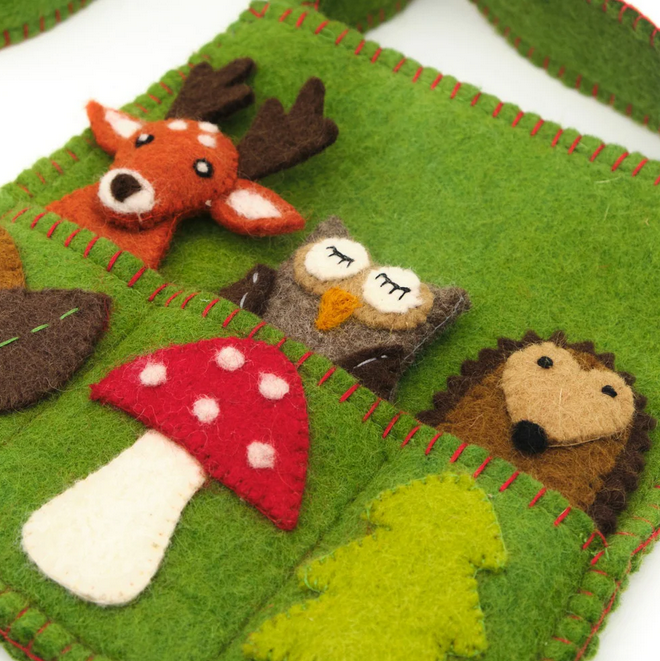 Sac en feutrine de laine avec marionnettes à doigts – Animaux de la forêt