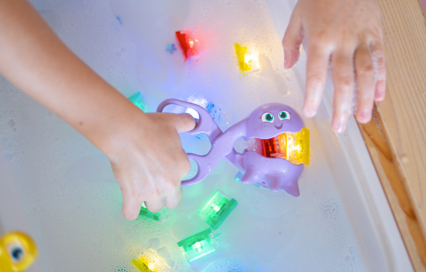Glo Pals Lot de pinces et tamis pour jeu sensoriel