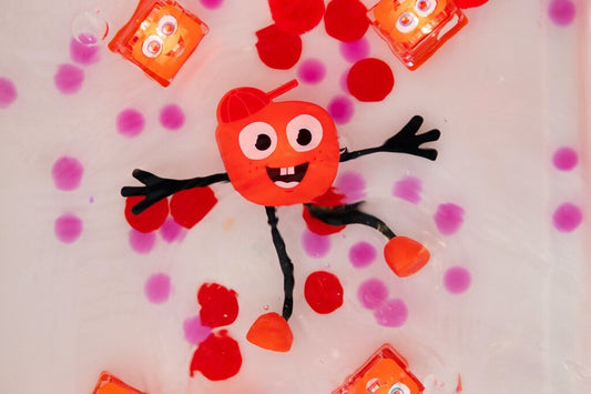 Glo Pals Personnage Sammy Rouge + 2 cubes lumineux