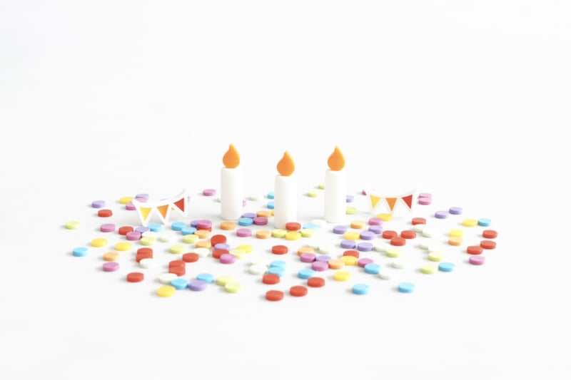 Kiddi Magic Mini's Loose parts jeu sensoriel Fête -Lot de 10