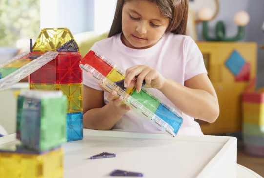Magna Tiles Jeu magnétique Rail Racers - 90 pièces