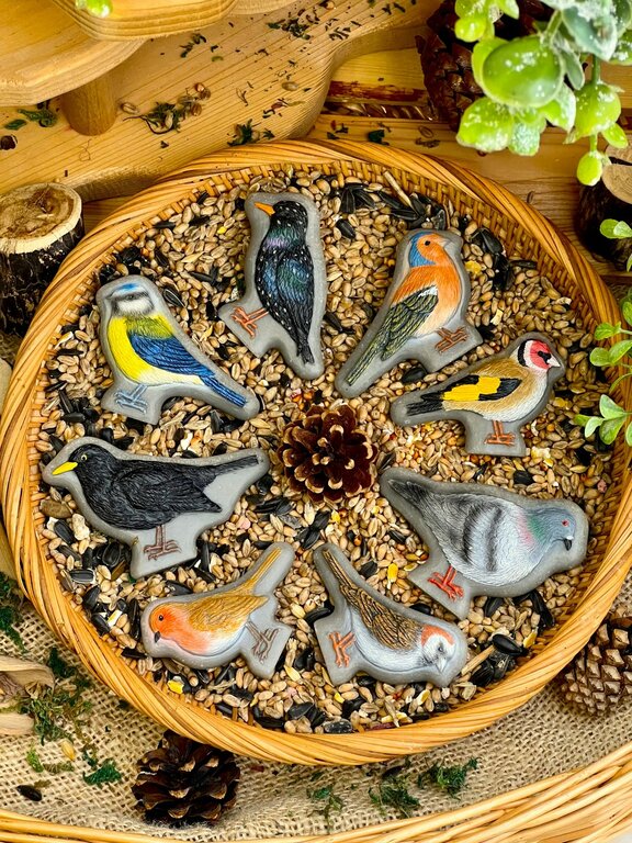 Oiseaux Pierres sensorielles Lot de 8 Yellow Door