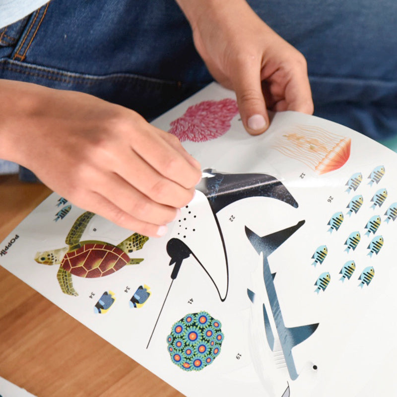 Poster géant + 59 stickers Océans Poppik