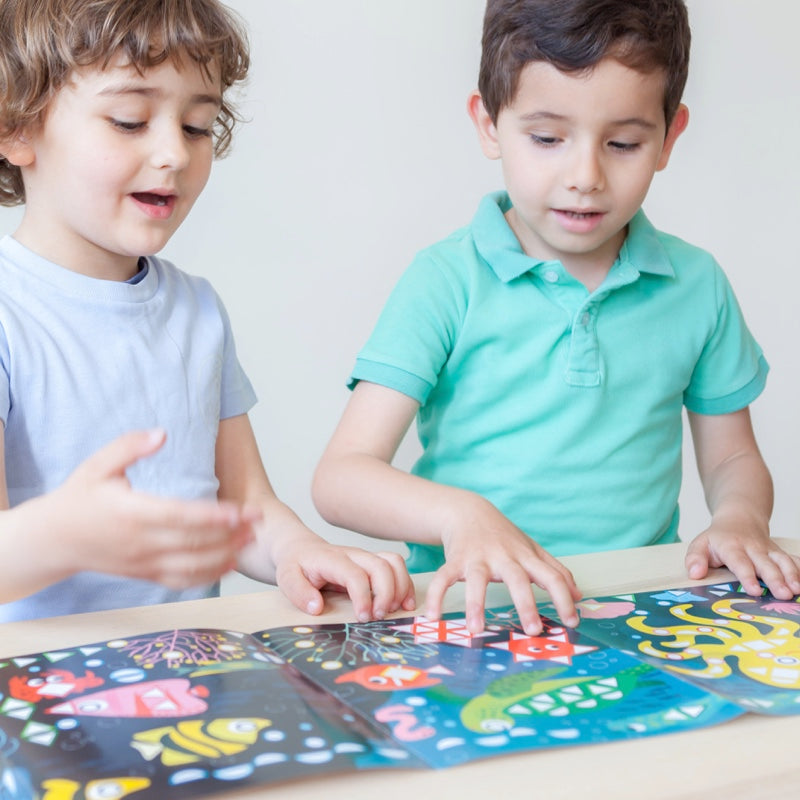 Poster panoramique + 520 stickers Cosmic Poppik