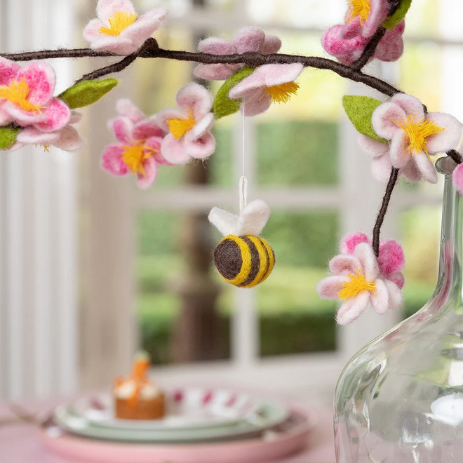 Sjaal met Verhaal Branche de Fleurs de Pommier en feutrine de laine