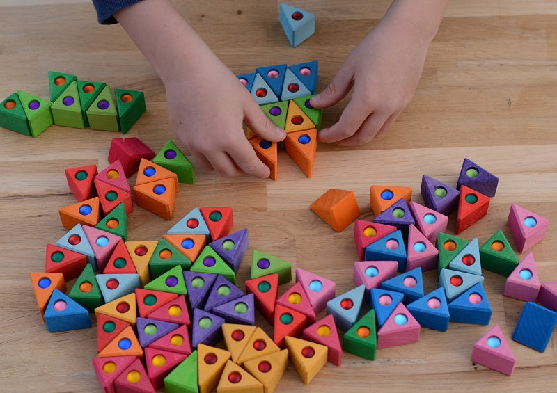 Triangles en bois colorés avec pierres brillantes 100 pièces